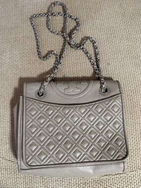 Tory Burch Fleming Quilted Leather Chain Shoulder Bag | Taupe Gray